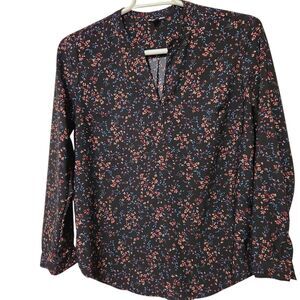 Hilary Radley Top Size Medium Black Floral Long Sleeve Vneck Lightweight. New